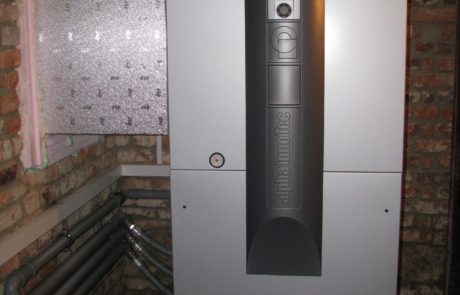 Tepelné čerpadlo vzduch voda vnitřní provedení Alphainnotec o výkonu 12kW v Jablonci nad Nisou